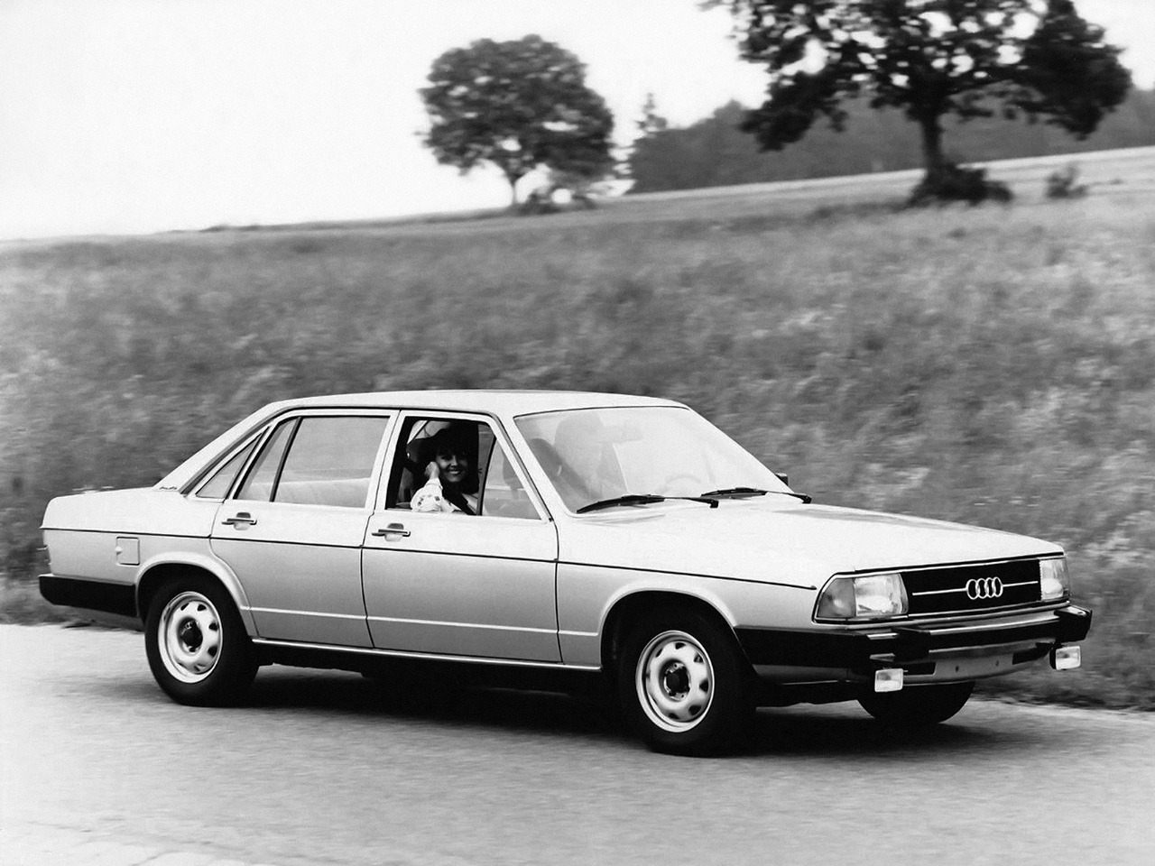 Audi 100 4-door Sedan 100 GL 5S, 115hp (Manual)